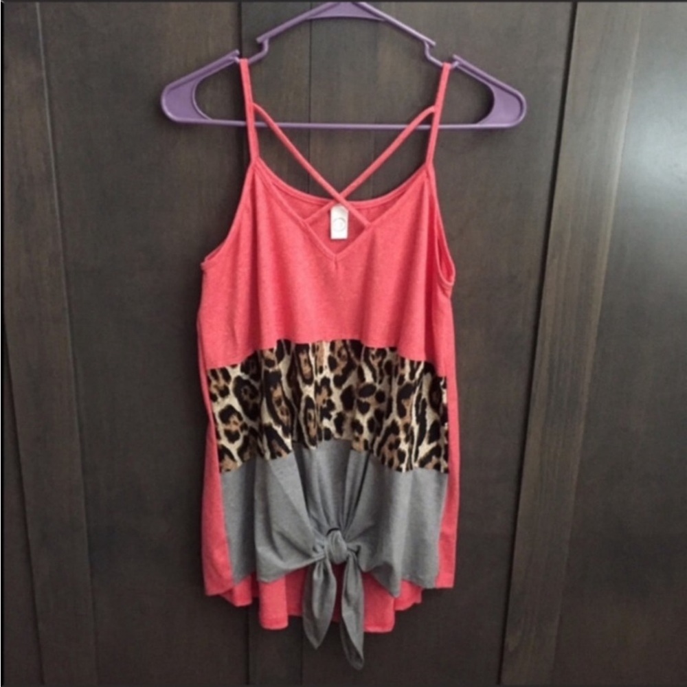 #13 🌟 1 Left! Coral Gray & Leopard Criss Cross V- neck Top - Picture 3 of 6